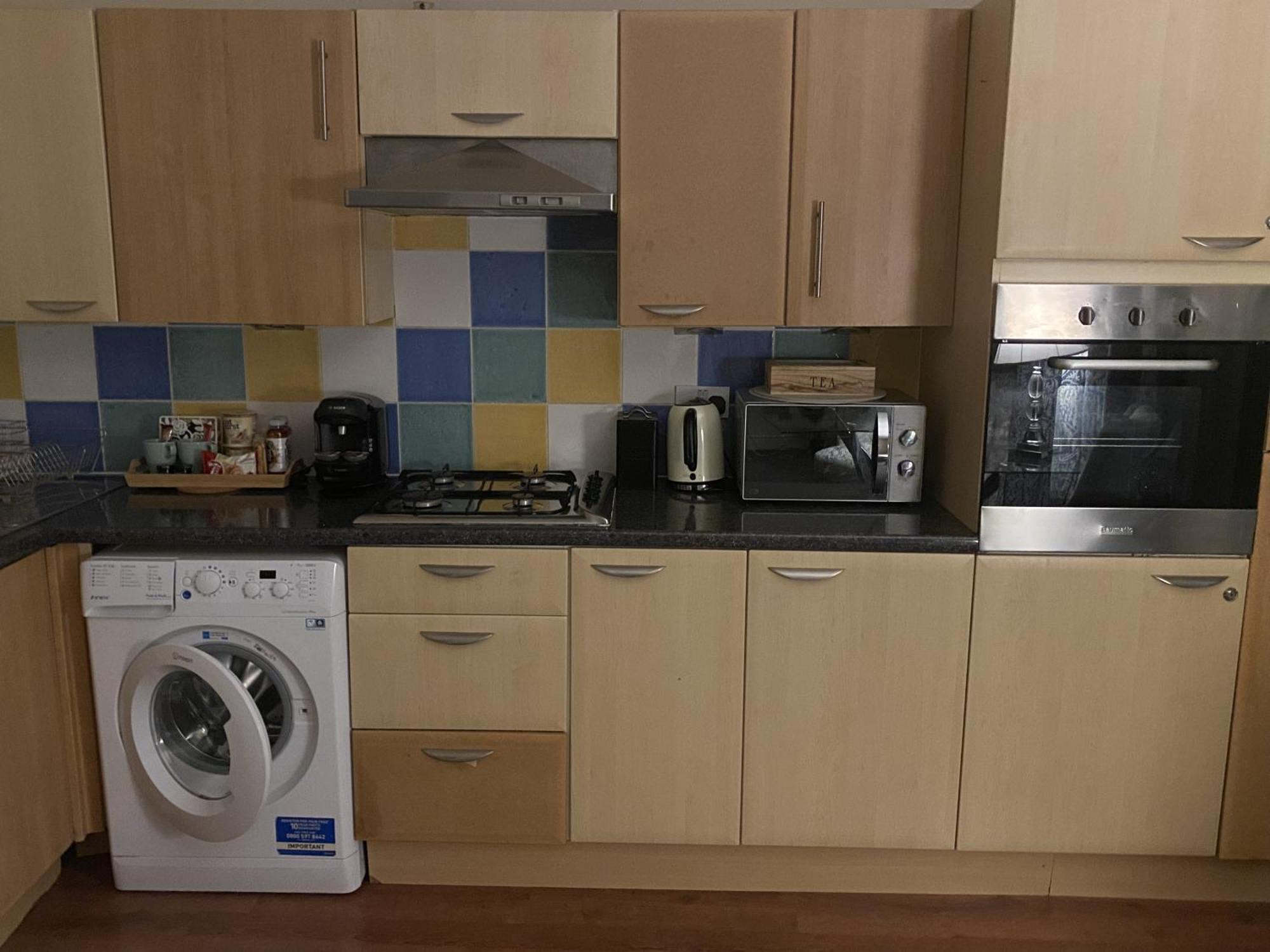 & Cosy Apartment In The Heart Of Stokes Croft 布里斯托 外观 照片